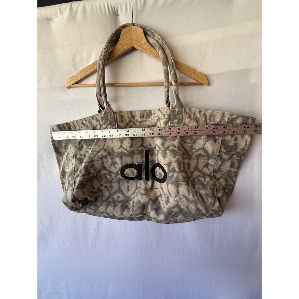 Alo Yoga Tie Dye Shopper Tote Bag Grey Beige Canvas Oversized Gym Travel Bag - Picture 3 of 4